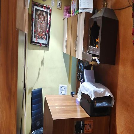 Staymaker Tirupati Guest House Колката Екстериор снимка