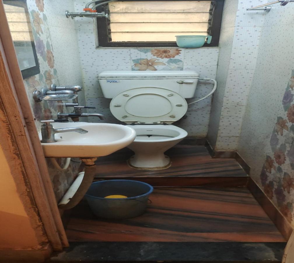 Staymaker Tirupati Guest House Колката Екстериор снимка