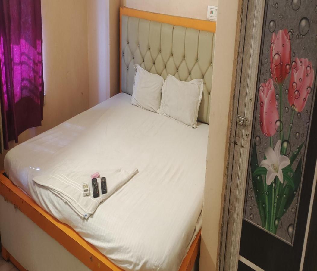 Staymaker Tirupati Guest House Колката Екстериор снимка