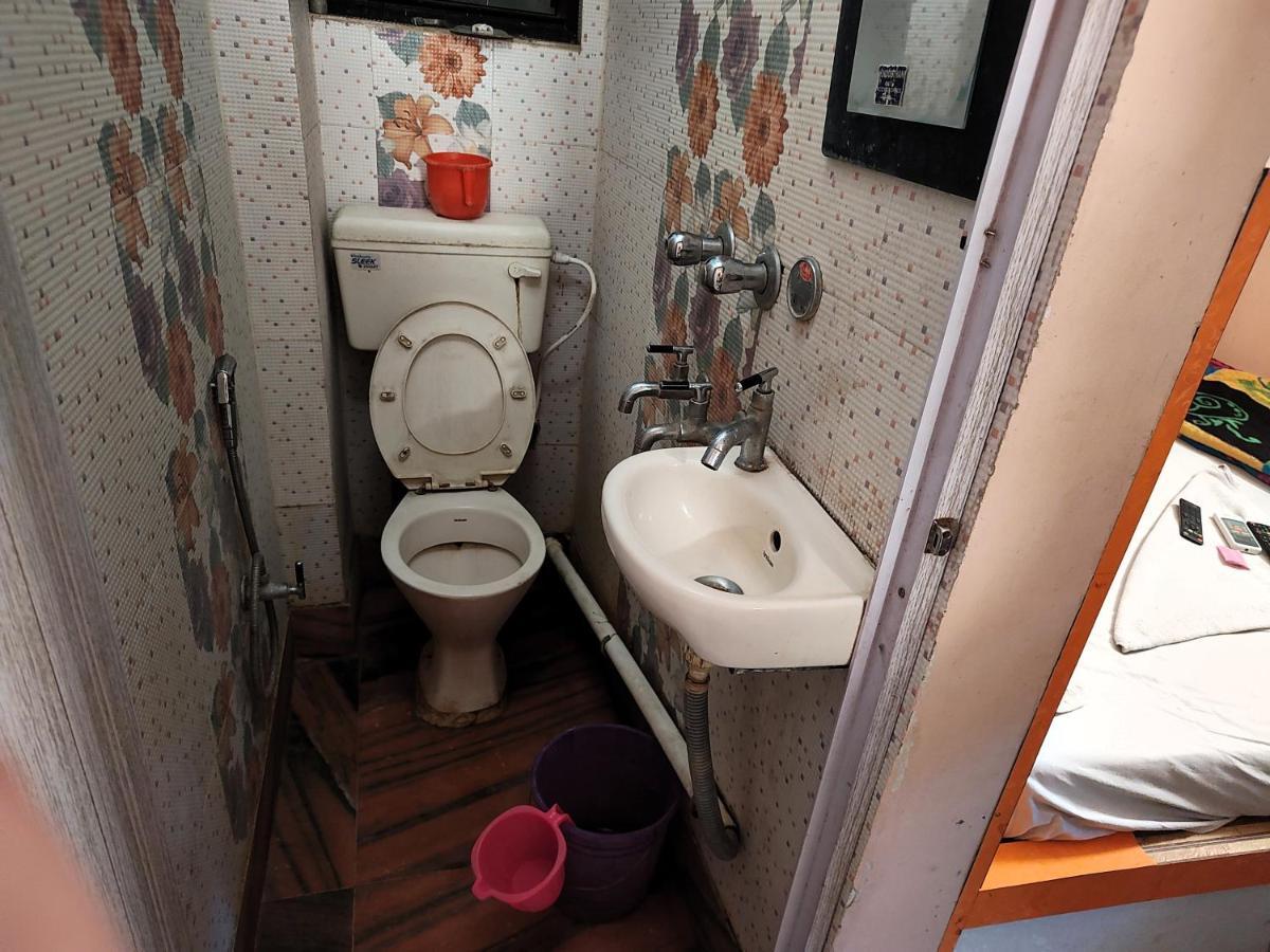 Staymaker Tirupati Guest House Колката Екстериор снимка